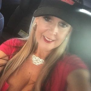 Meet your Posher, Lucy